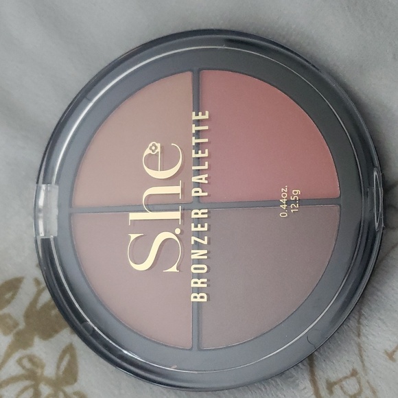 S.he Bronzer Palette - Picture 2 of 3